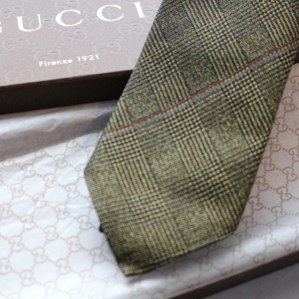 GUCCI 100% SETA-SILK-SOIE Tie